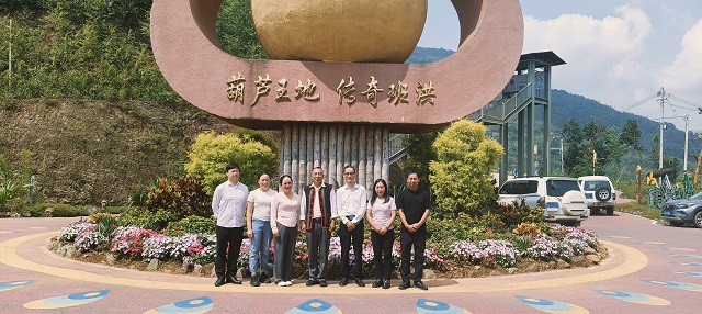 合影.jpg